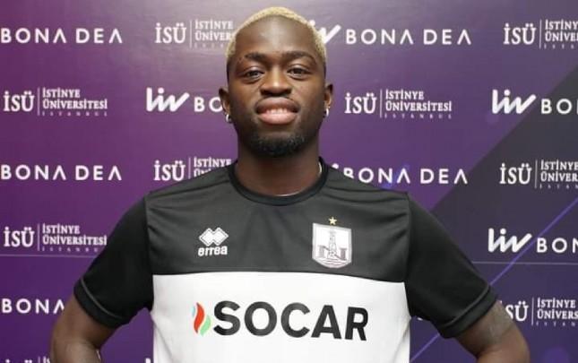 "Neftçi" legioneri ilə yolları ayırdı