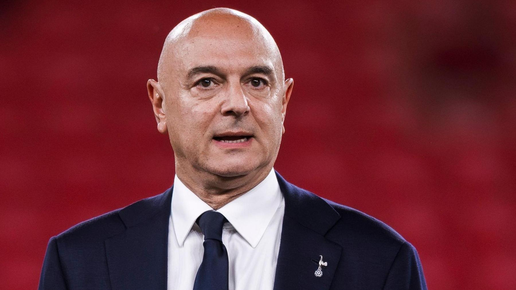 Tottenham Hotspur chairman resigns
